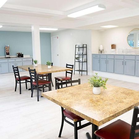 Rodeway Inn Clearwater - Central Екстер'єр фото